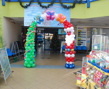 Brama balonowa na przyjęcie mikołajkowe