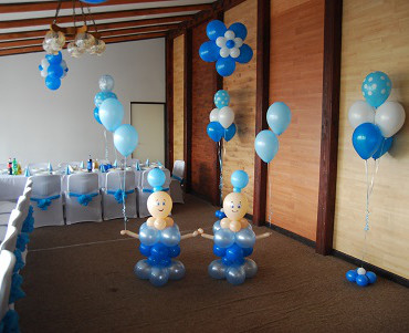 Dekoracja balonowa na przyjęcie z okazji chrzcin