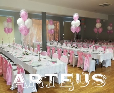 Dekoracja z stołów gości weselnych balonami - Sala Mościsko